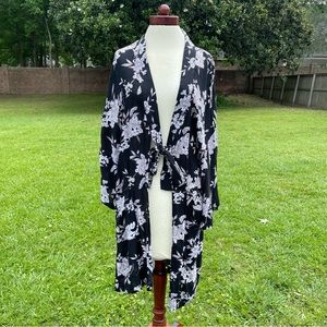 Spiritual Gangster Kimono Women’s one size Black Floral Tie Front